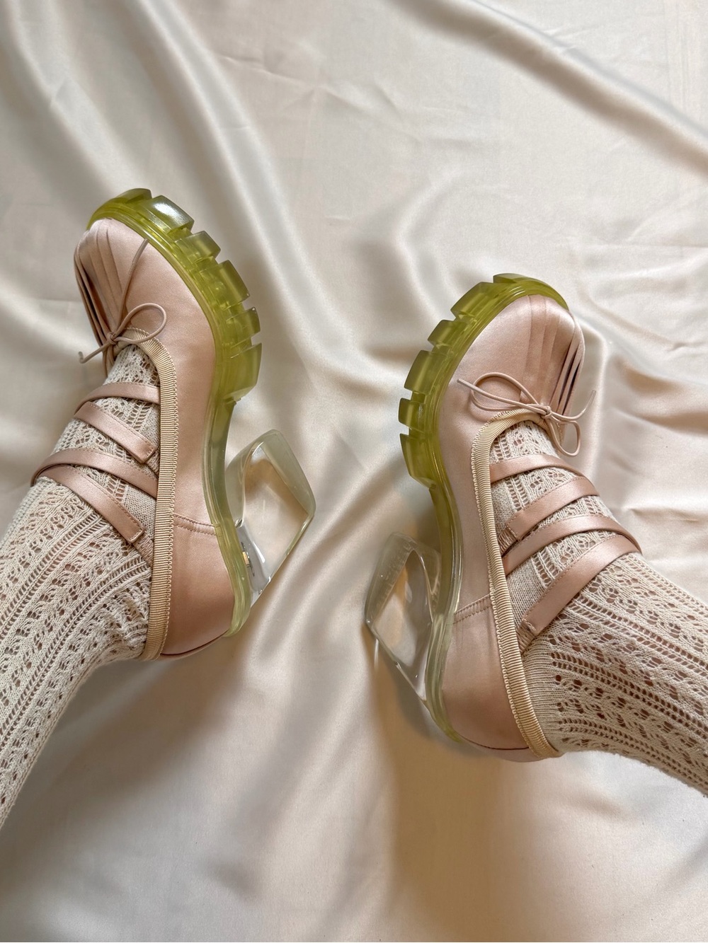 Simone Rocha pink satin criss cross Mary Jane pump with lucite heel - Picture 2 of 14